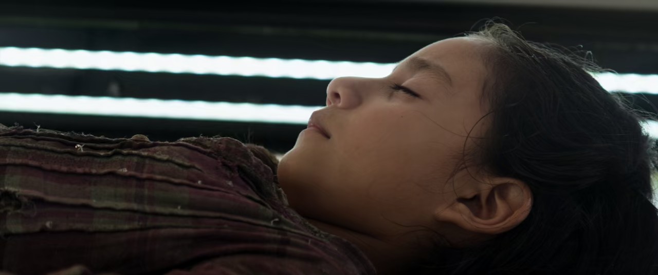 Elysium (2013) BD Hindi + English 720p 10bit x265 HEVC HE-AAC 5.1 ESub.mkv.0000